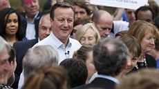 Britský premiér David Cameron bhem stedení kampan na Birminghamské...