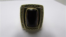 Prsten ze �trnáctikarátového zlata, o který p�i�la jednadvacetiletá �ena v...