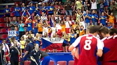 Fanouci eských volejbalist pi utkání druhé divize Svtové ligy.