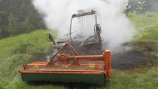 Poár zniil terénní sekaku u vleku Andl v Krkonoích (21.6.2016).