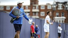 ZNOVU V AKCI. Andy Murray trénuje pod dohledem Ivana Lendla.