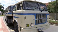20 let PID v Mní�ku pod Brdy, staré autobusy vozí cestující