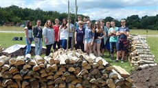 Stavba milí�e ve skanzenu Stará Ves.