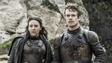 Gemma Whelanová a Alfie Allen v seriálu Hra o trny (2016)