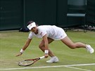 Japonská tenistka Misaki Doiová v utkání s Karolínou Plíkovou ve Wimbledonu...