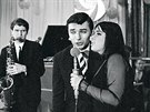 Yvonne Penosilová a Karel Gott pi vystoupení na Plese mládee (1965)