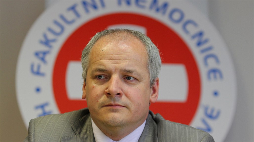 �éf hradecké nemocnice a p�edseda �eské vakcinologické spole�nosti Roman...