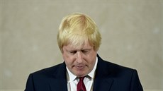 Boris Johnson pod emocemi