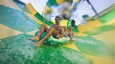 Divoká jízda v Aqualandu Moravia, kde mají hned dvanáct tobogan�.