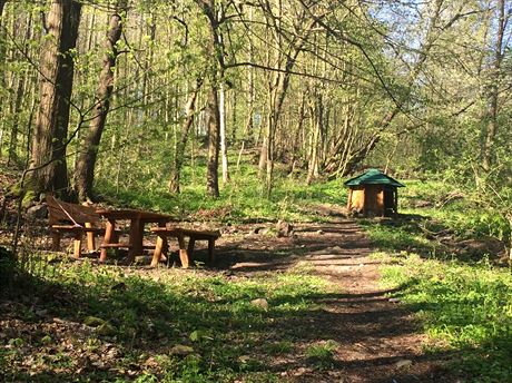 Zatím poslední studánka, která prola obnovou, je na Popovickém vrchu. Nové je...