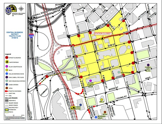Centrum Dallasu kompletn uzavela policie. (8. ervence 2016)