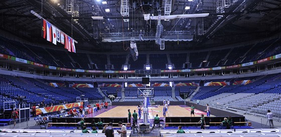 Trénink eských basketbalist v blehradské Kombank Aren.