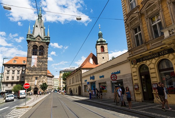 Jindiská v (vlevo) na archivním snímku pi pohledu z Jindiské ulice