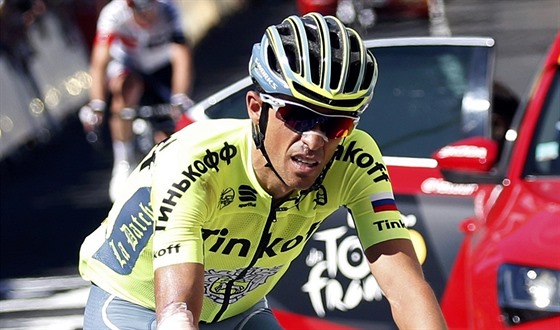 Alberto Contador v cíli páté etapy Tour de France.