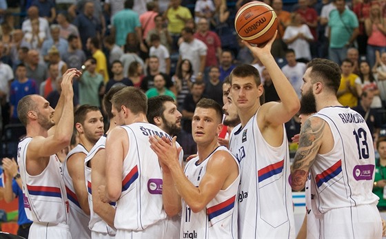Radost srbských basketbalist.