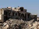 Trosky hotelu Carlton v Aleppu, které kontrolují jednotky Baára Asada (5....