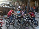 Syrské dti v povstaleckých tvrtích Aleppa  (27. ervna 2016)