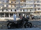 Následky bombardování v povstaleckých tvrtích Aleppa  (1. ervence 2016)