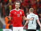 JAK TO TREFIL? Jakoby se ptal Gareth Bale po krásném úvodním gólu Belgiana...