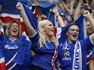 ÍSLAND. Ped tvrtfinále proti Francii panovala v sektoru islandských fanouk...