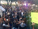 Protirasistická demonstrace v ulicích Dallasu (8. ervence 2016).