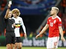 Slovinský sudí Damir Skomina ve tvrtfinále mistrovství Evropy proti Belgii...