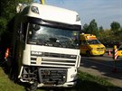 Na Praském okruhu smrem na D1 havaroval kamion (8. 7. 2016).