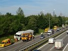 Na Praském okruhu smrem na D1 havaroval kamion (8.7.2016).