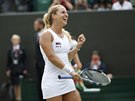 Slovenská tenistka Dominika Cibulková slaví triumf v osmifinále Wimbledonu.
