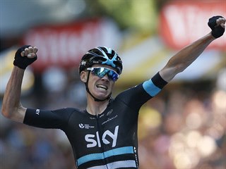 Britský cyklista Chris Froome se raduje z vít�zství v osmé etap� Tour de France.