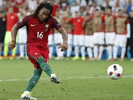 Portugalsk talent Renato Snches stl gl v penaltovm rozstelu ve...