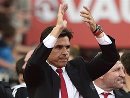 JET JEDNA MISE. Trenér Chris Coleman zstane u mustva jet následující...