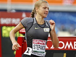Julia Stěpanovová v rozběhu na 800 metrů