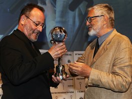 Jean Reno pevzal Cenu prezidenta festivalu (4. ervence 2016).