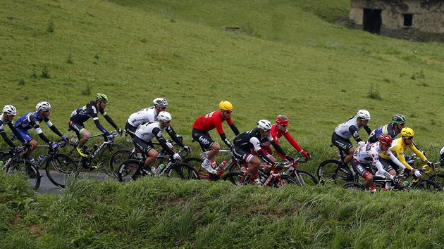 Cyklist bhem 2. etapy Tour de France.