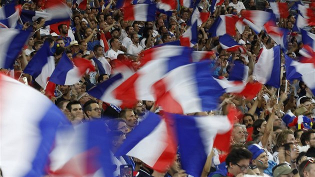 Fanoušci Francie se radují z postupu do finále Eura.
