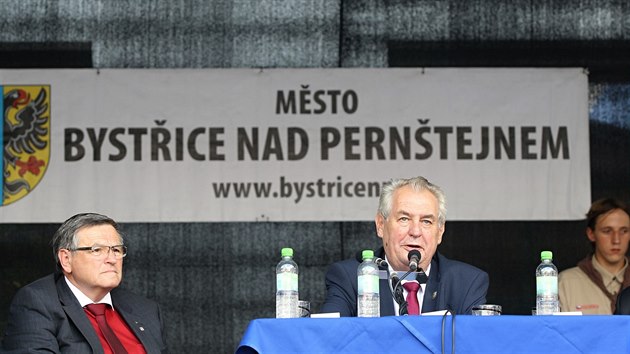 Prezident Miloš Zerman v Bystřici nad Pernštejnem.