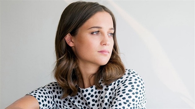 Alicia Vikander wallpaper