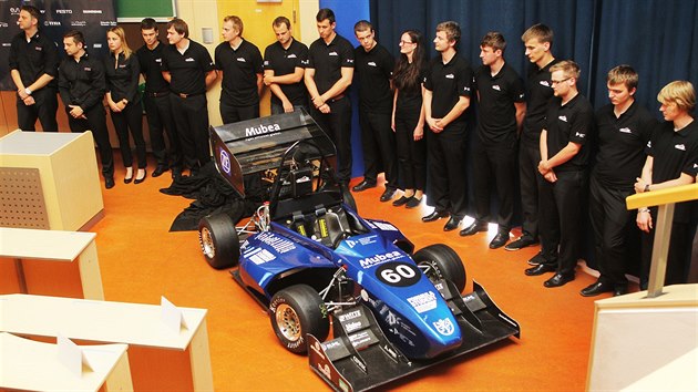 UWB Racing Team Pilsen pedstavil novou formuli z dlny student Zpadoesk univerzity v Plzni.