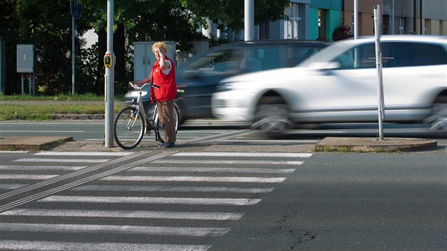 Vanurovo nmst v Hradci Krlov je kvli krtkm intervalm zelen pro chodce a cyklisty nebezpen.