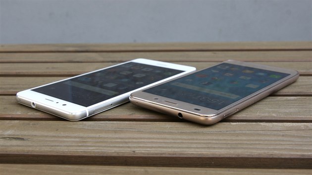 Levný a levnější, dva prodejní hity. Test Huawei P9 Lite a Honor 7 Lite -  iDNES.cz