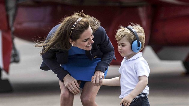 Vvodkyn Kate a princ George na letiti RAF Fairford (8. ervence 2016)