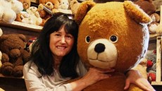 Jiina Regietová ve Vánoním dom s medvídky, kterých je nejvíce na jednom...