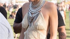 Jemnjí variantu zvolila modelka Kendall Jennerová na festivalu Coachella....