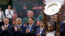 Serena Williamsová vyhrála posedmé v kariée grandslamový turnaj na tráv ve...