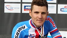NA PÓDIU. Jaroslav Kulhavý se st�íbrnou medailí z mistrovství sv�ta v Novém...