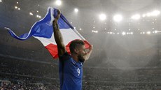 DVA GÓLY. Útočník francouzské fotbalové reprezentace Olivier Giroud pomohl k...