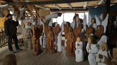 �ezbá� Ji�í Halouzka obohatil svou galerii mimo jiné o 72 and�l� v �ivotní...