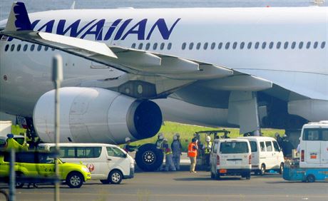 Letoun spolenosti Hawaiian Airlines nouzov pistál na tokijském letiti...