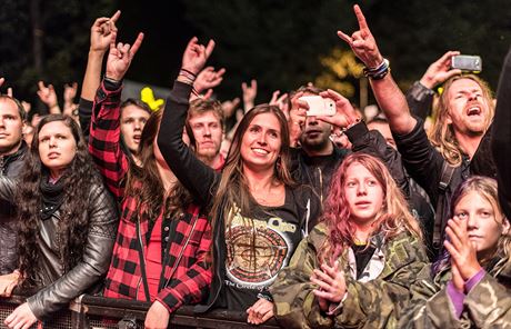 Fanouci na festivalu Masters of Rock ve Vizovicích v roce 2016